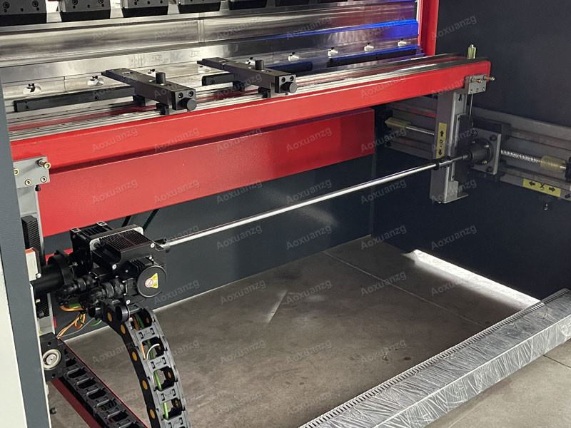 Thickness 1.2mm Hydraulic CNC Press Brake 30T Metal Plate Bending Folding Machine