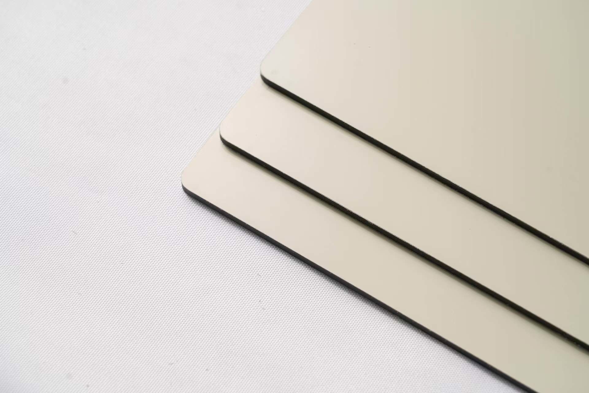 Fire Rated ACP Sheets Solid Color Finish 4mm Thickness Durable for Fire-Resistant Partitions
