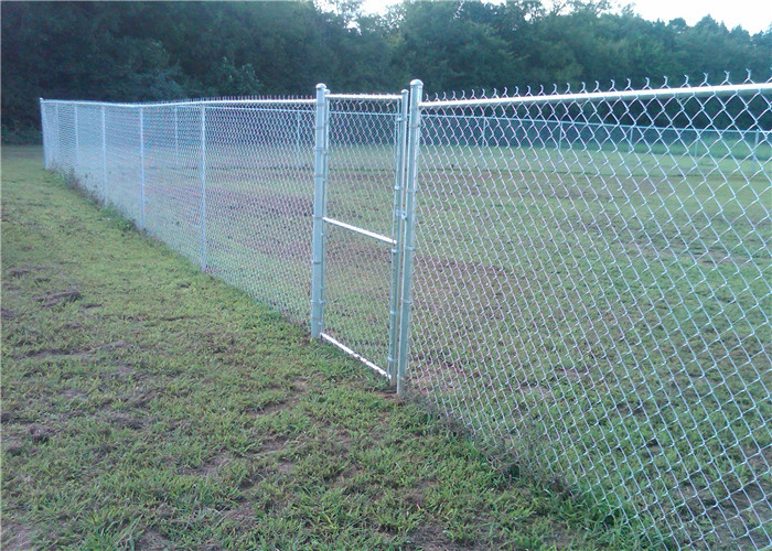 Yardgard Galvanized 6 Feet Chain Link Mesh Fabric With Barbed Wire And Post