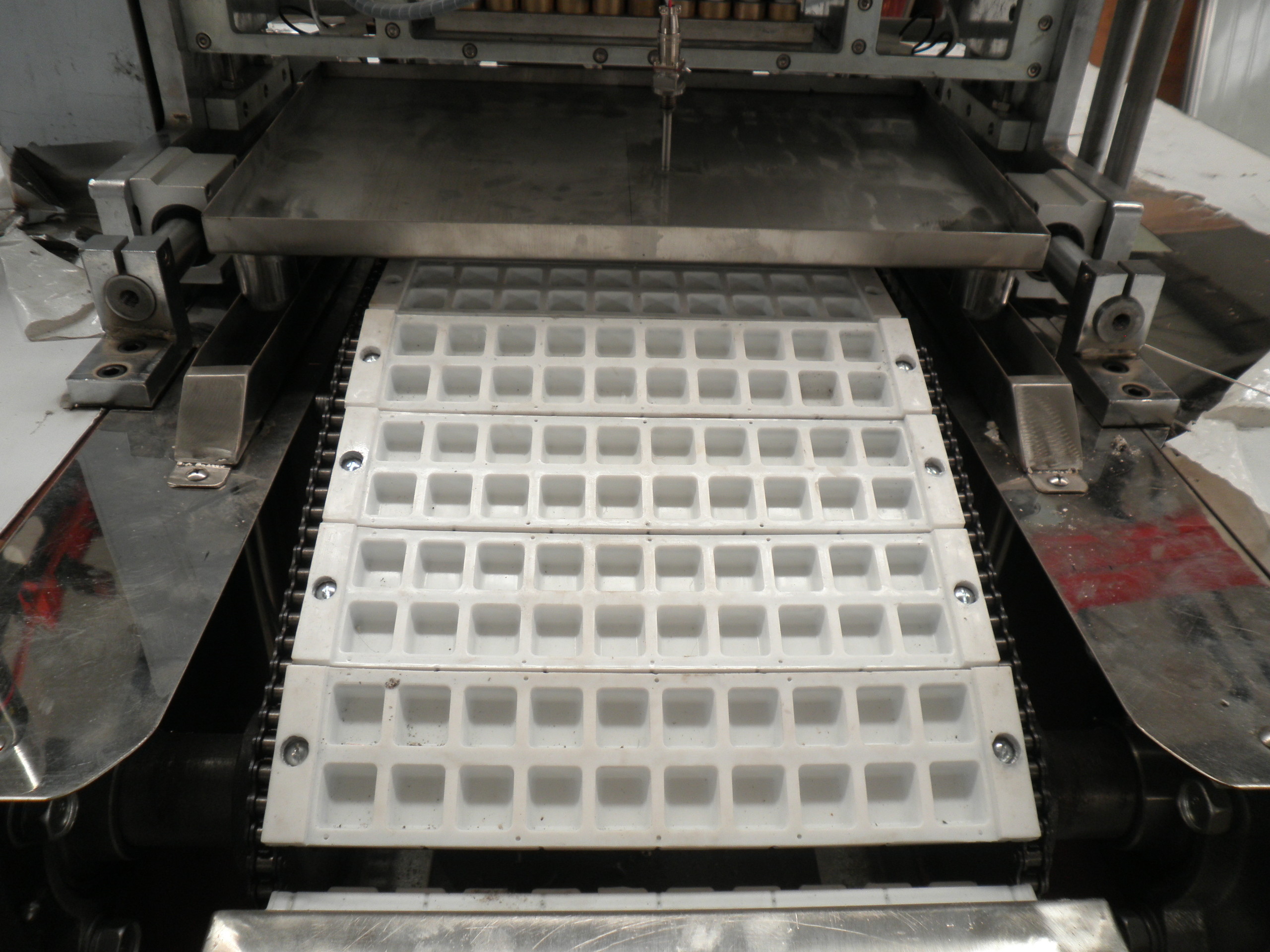 Peppermint leaf shaped Gummies production line CE Approval Candy Equipment Gummy manufacturing equipment 600kg/h