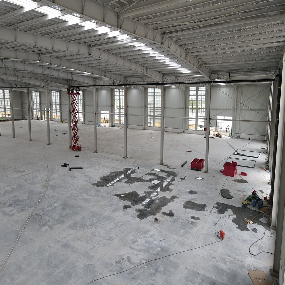 Modern Aesthetics Steel Structure Warehouse With Sandwich Panel Roofing