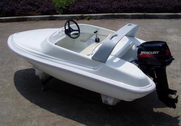Cheap Cruising high speed Simple Pleasure Yacht , outboard Engine Ocean Sailing Yachts for sale