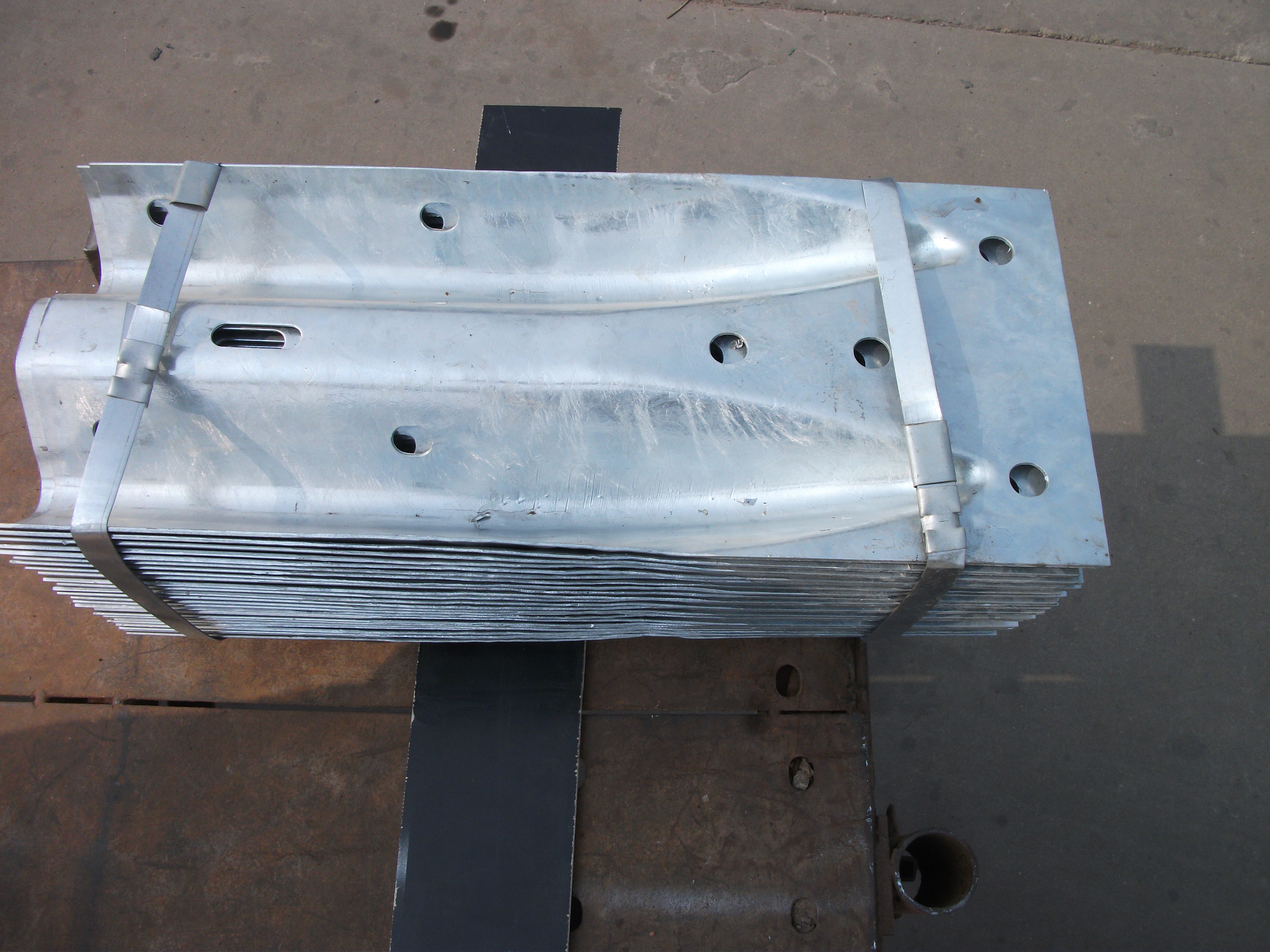Road Safety Guardrail Bridge Terminal End Hot Dip Galvanized Construction Customized