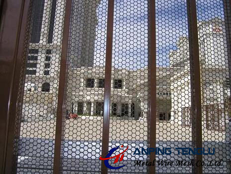 Hexagonal Hole Staggered Perforated Metal, 4.5mm to 12.7mm Hole Size