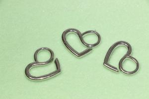 Quality 20mm Decorative Clothing Buttons Heart Shaped Bright Silver Multiapplication wholesale