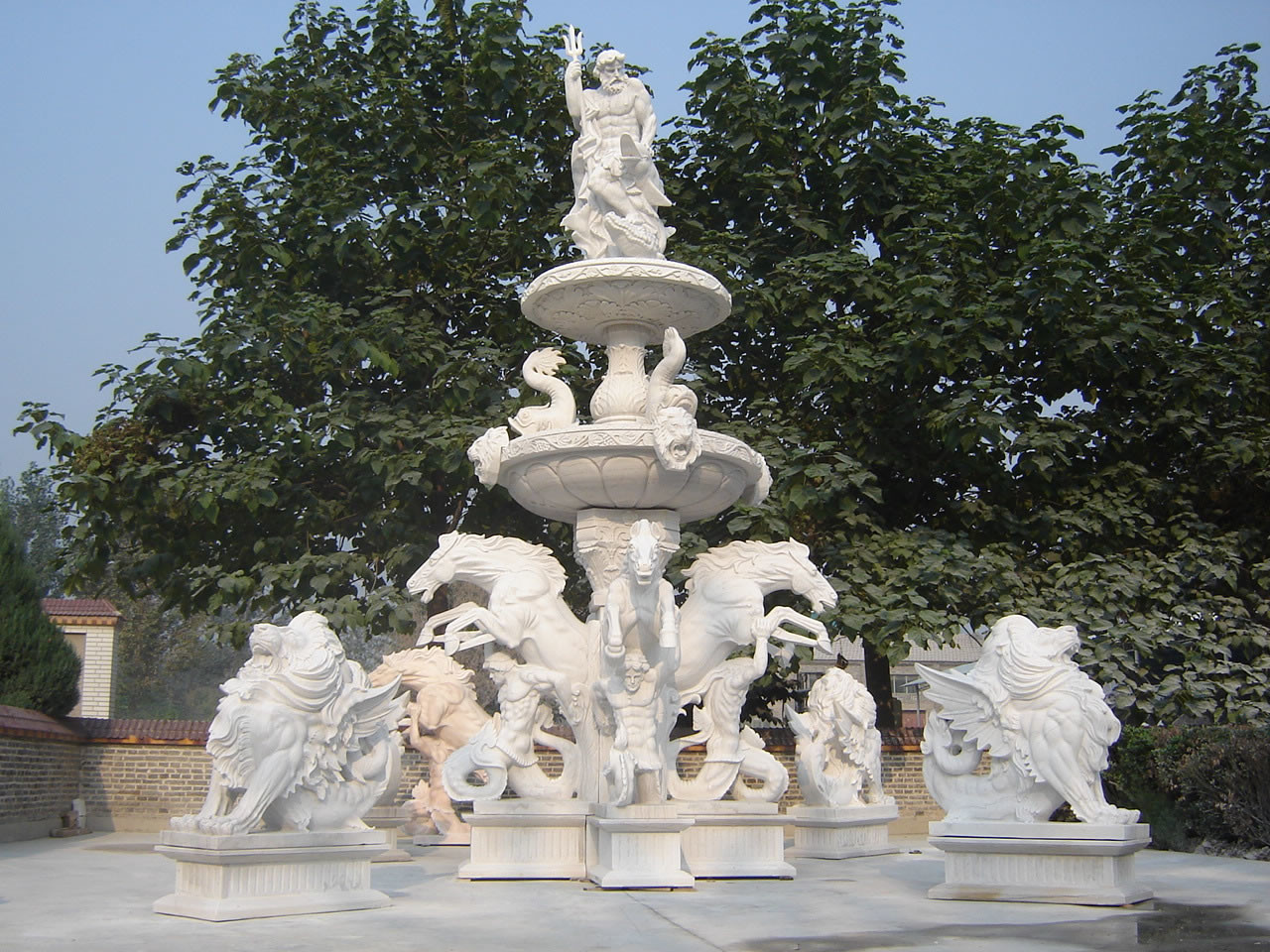 White Marble Stone Water Fountain With Lion and Horse Statue