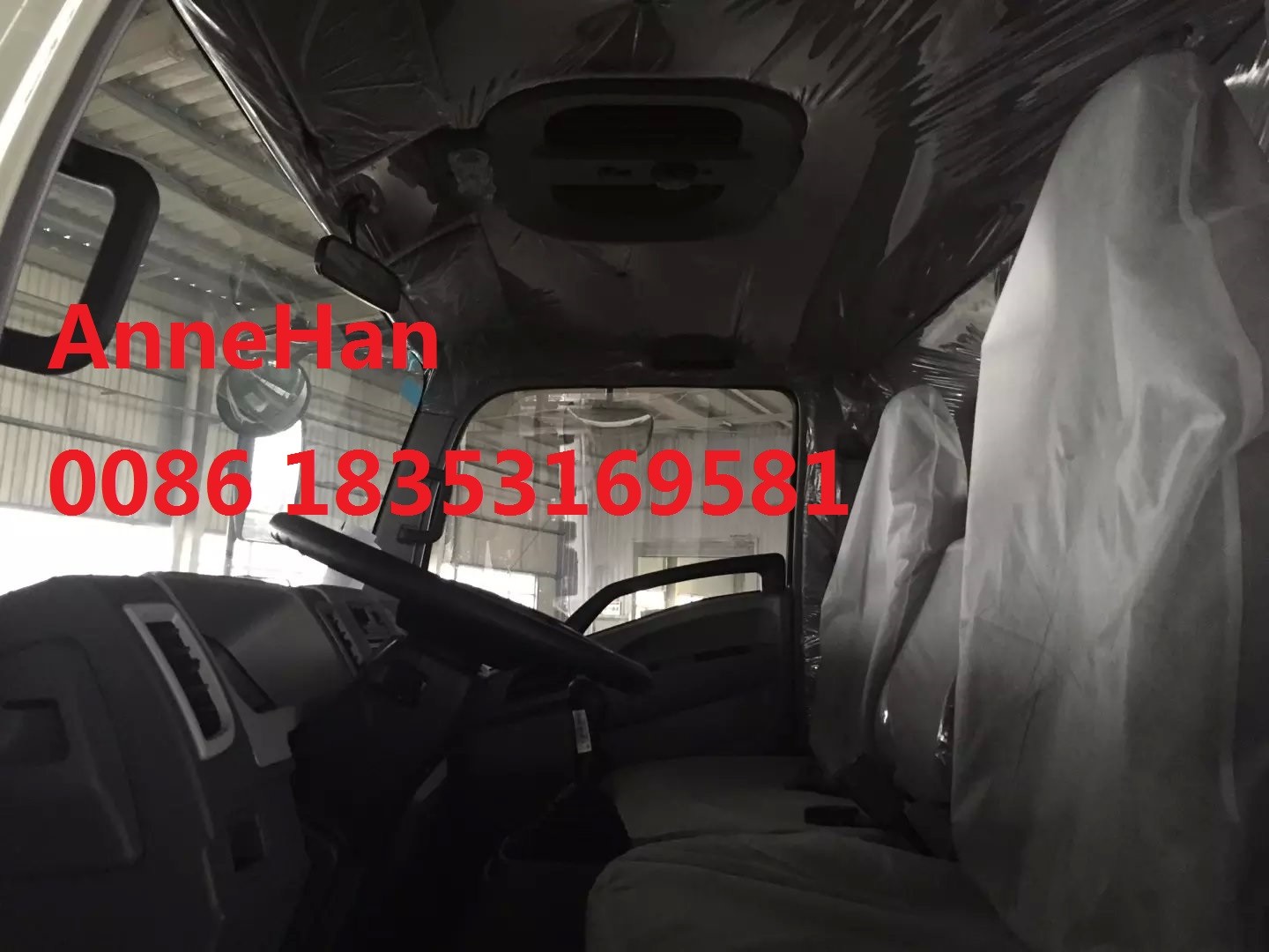 Double Seats 4x2 Fuel Tank Truck SINOTRUK HOWO 5m3 With Engine Chaochai And Cab 2080
