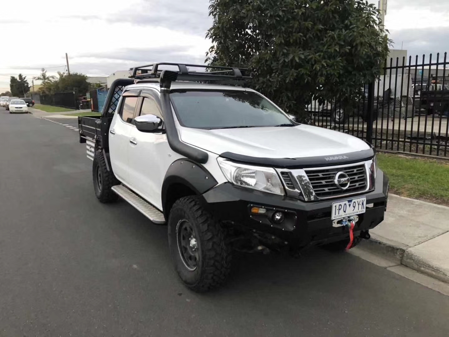 2009 Year 4X4 Accessories Bumper Plates Winch Bull Bar Front Car Bumper Plate for Nissan Navara
