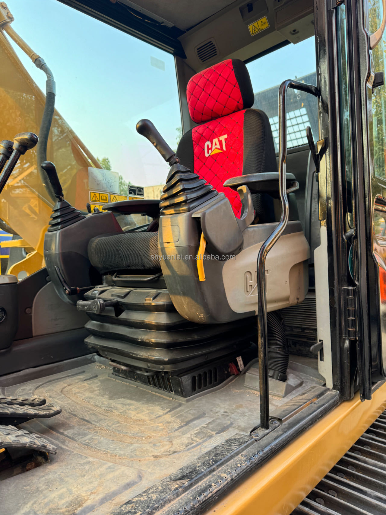 CAT320D2 Original Hydraulic Cylinder Excavator With High Work Efficiency And 103KW