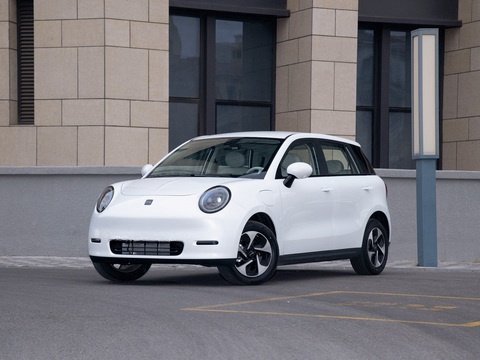 Pure Electric Car 2024 JAC Yttrium 3 Air Love Edition 330km Range Ev Car 60kw/82ps Motorpower With 150