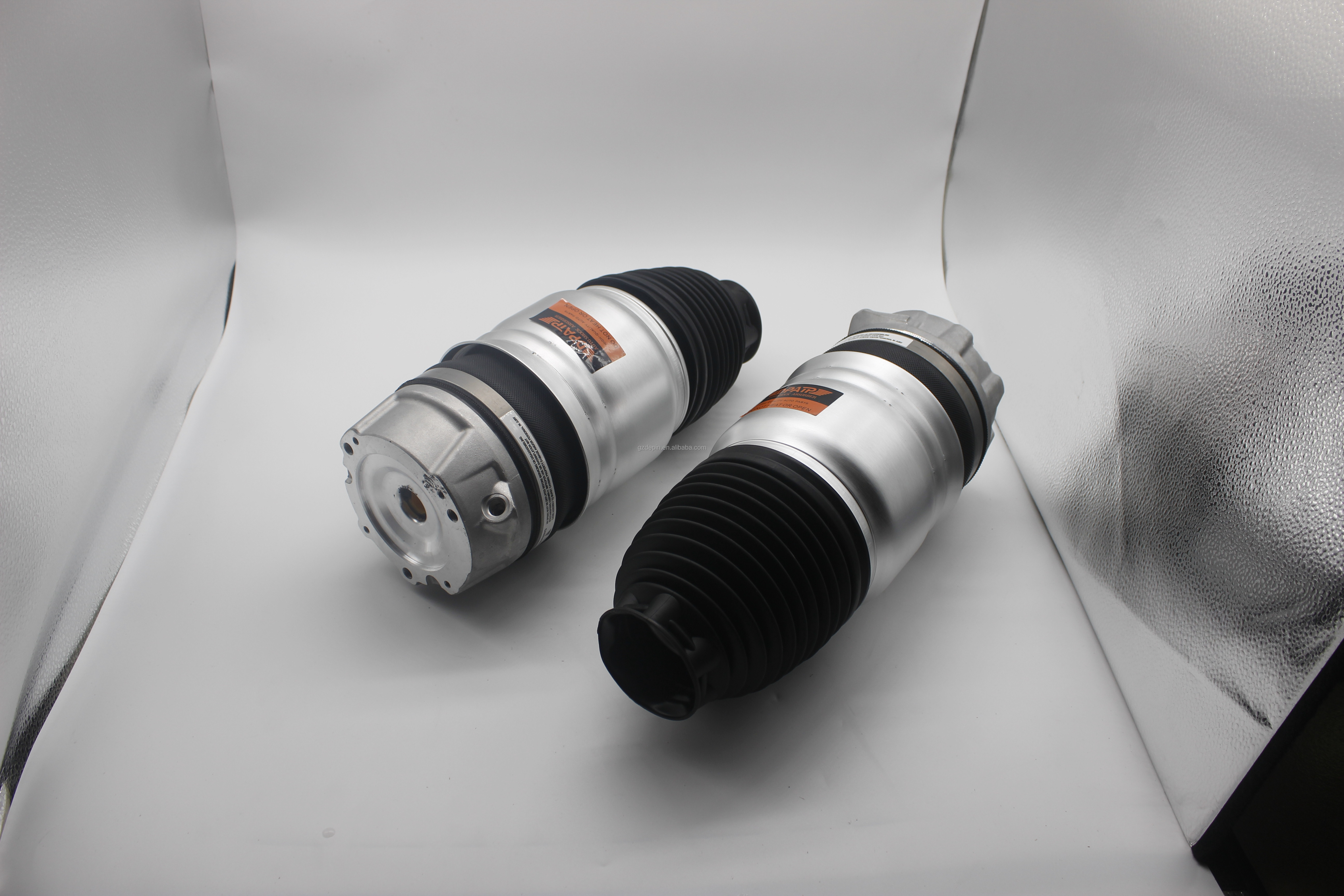 2004-2009 Year Front Right Air Shock Absorber for Porsche Cayenne Volkswagen Touareg