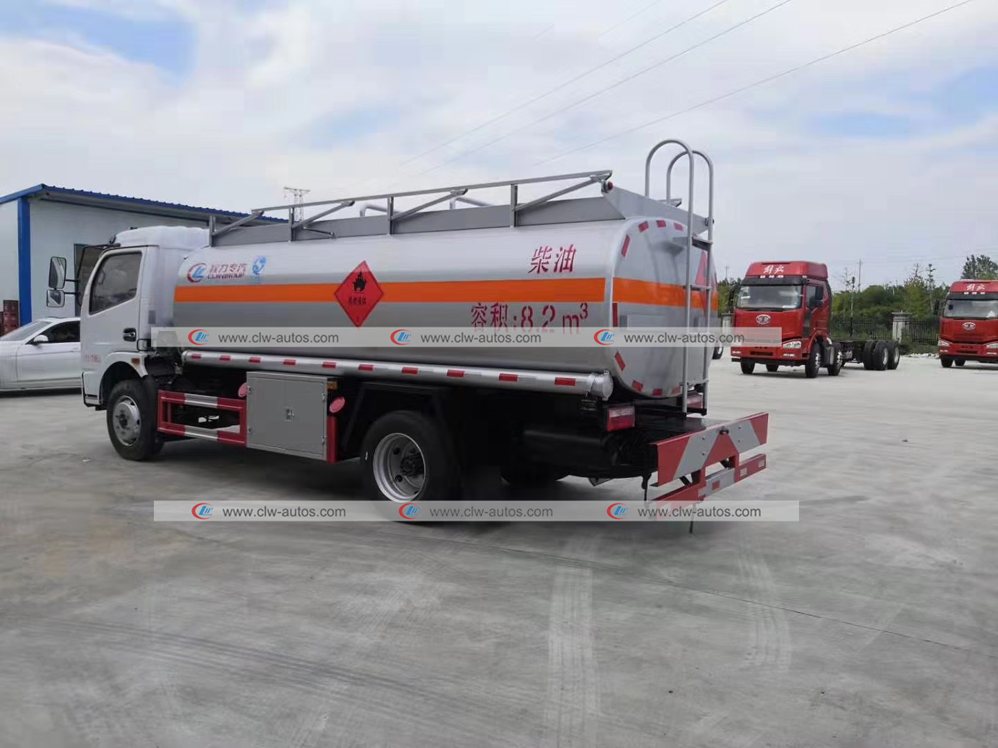 6000L Mobile Fuel Refueling Tanker Delivery Truck 6tons Oil Dispenser Truck