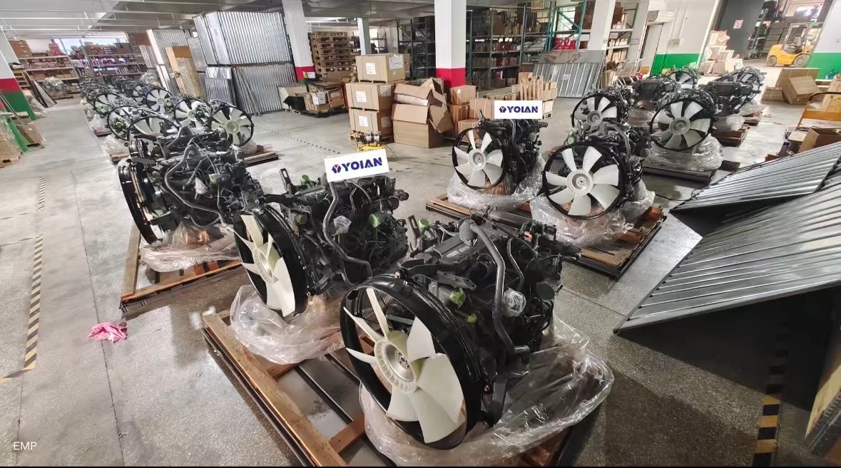 4D95 - 6P Oil Cooler Cover Spare Parts For Excavator Engine