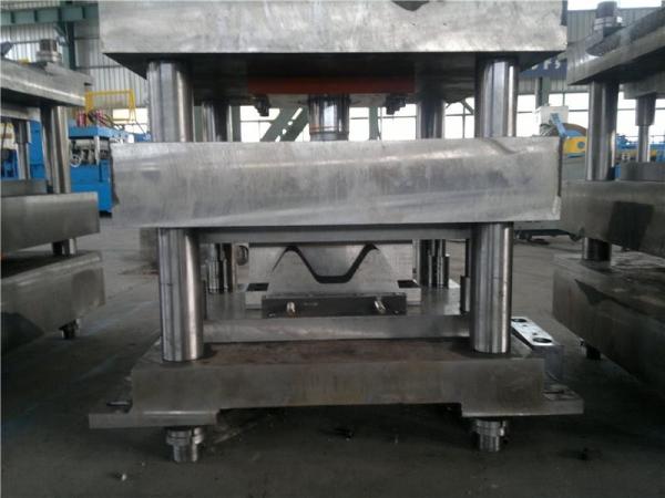 Cheap Highway Guardrail Roll Forming Machine High Yield Strength Galvanized W Beam for sale