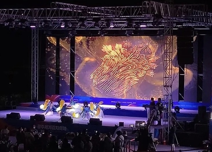 P3.91 Stage LED Die-Casting Aluminum LED Stage Screen 768mm X768mm Box 3 Years Warranty