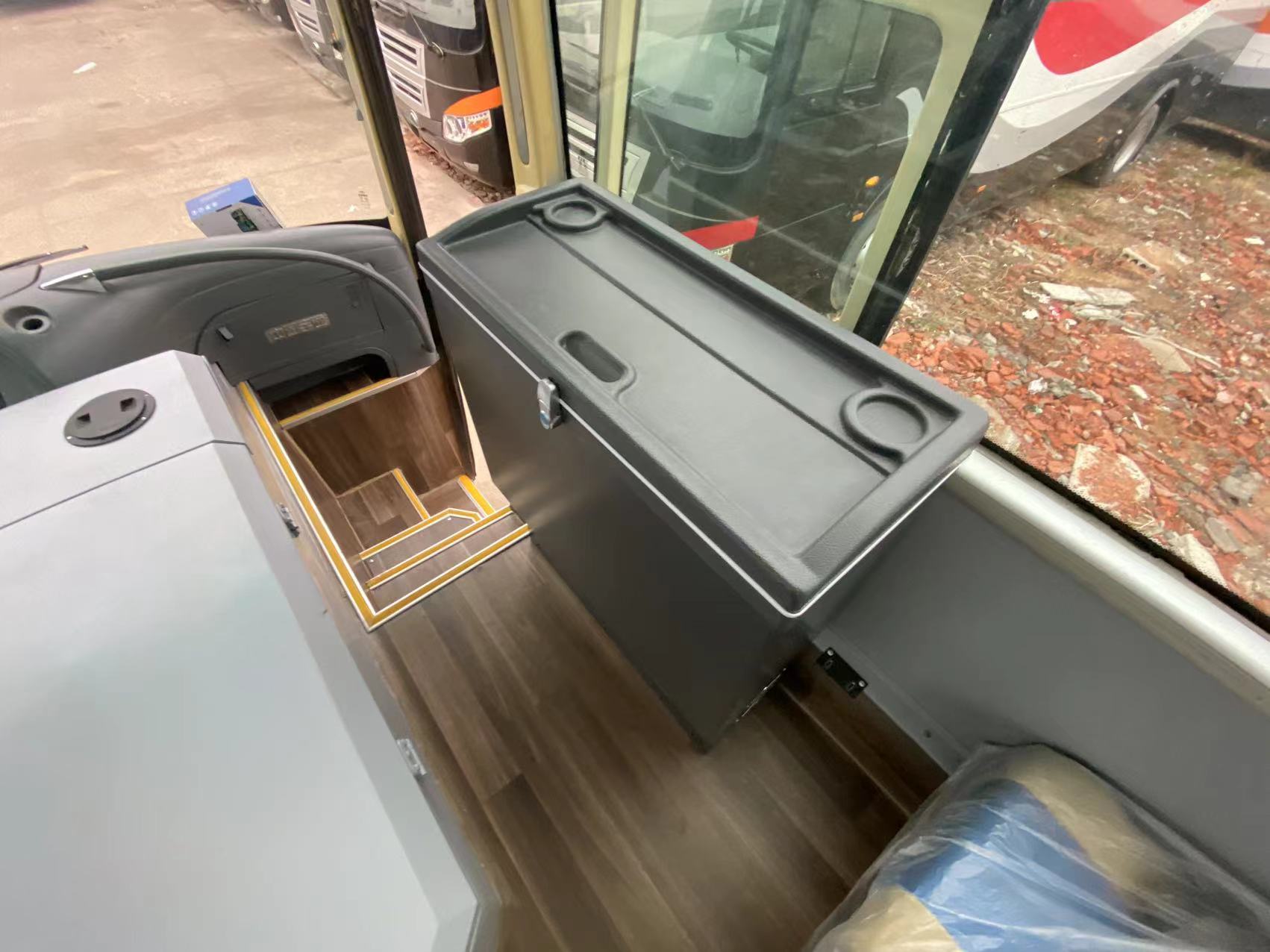 57 Seats LHD Luxury Coach Used Diesel Passenger Bus with DESIGNED Transmission Type