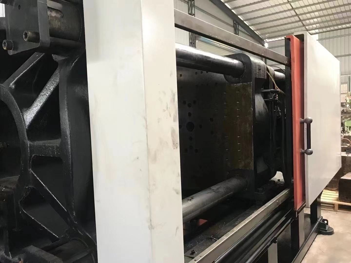 Plastic Variable Pump Energy Saving Injection Molding Machine Used Chen hsong 368 Ton