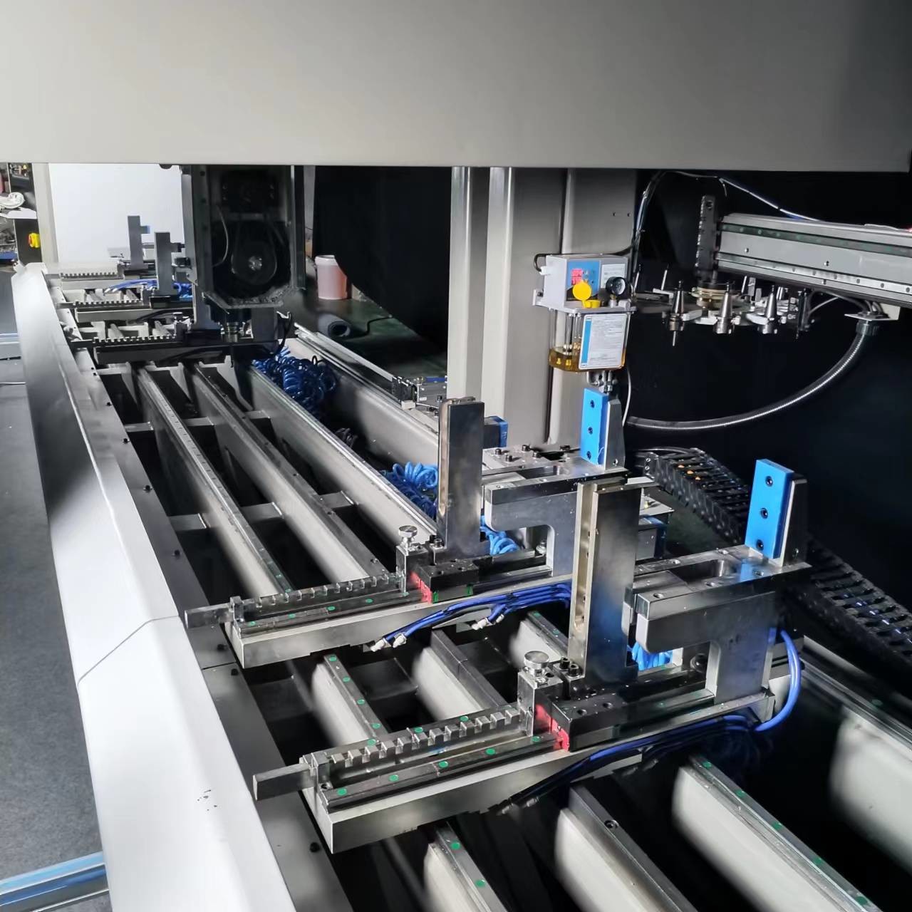 Aluminum Windows Doors Curtain Wall Making Machines Aluminum 4Axis CNC Machines Sales