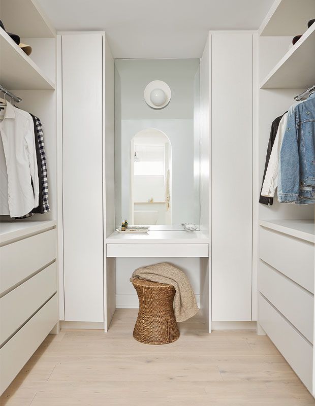 Adjustable Glass Mirror Dressing Wardrobe for Modern Bedroom Organization Solutio