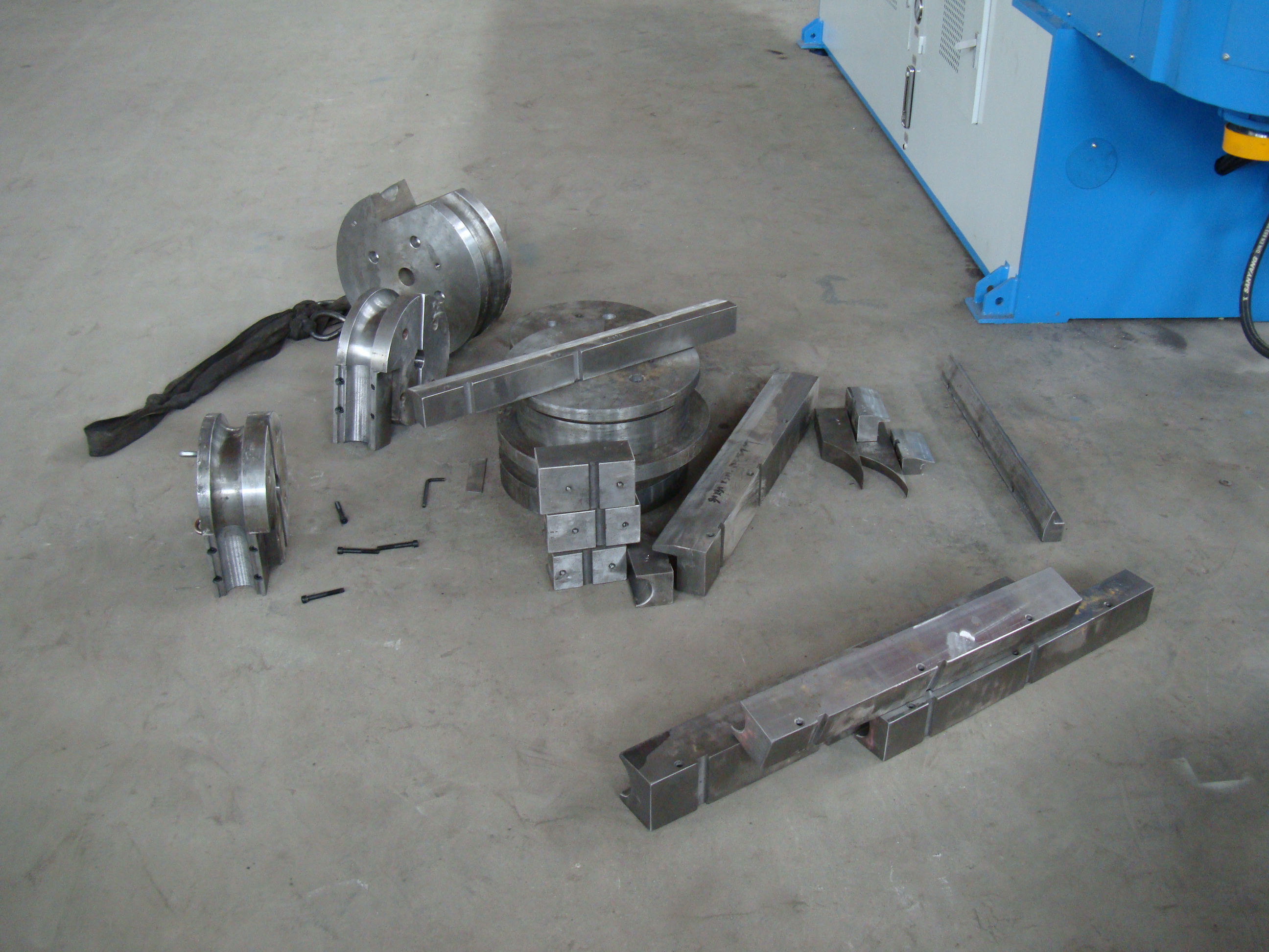 Ms Mild Steel Pipe Processing Machine Profile Tube Cutting Equipment