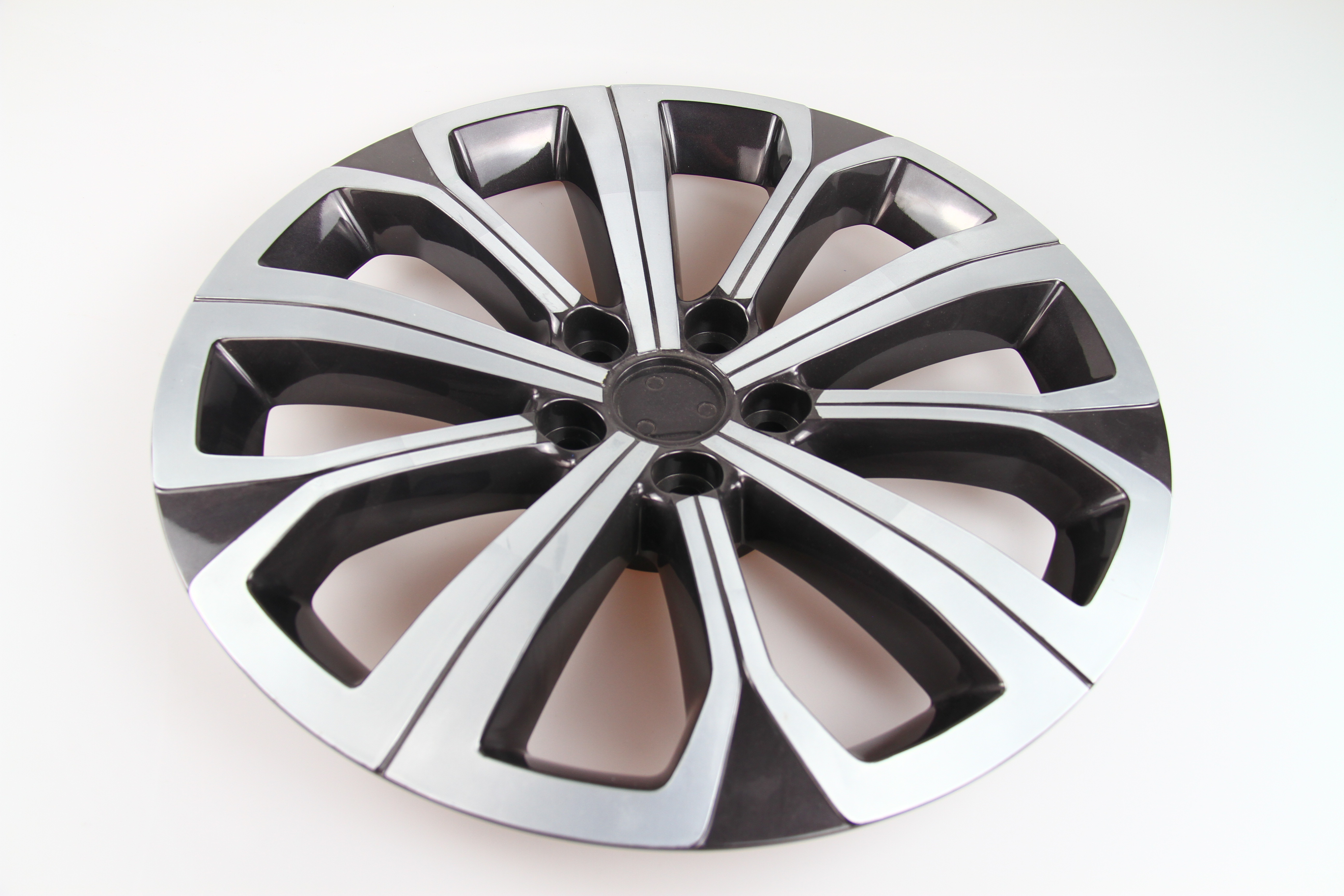 CNC Machining Four and Five Axis Aluminum Alloy Automobile Wheel Cover Plate