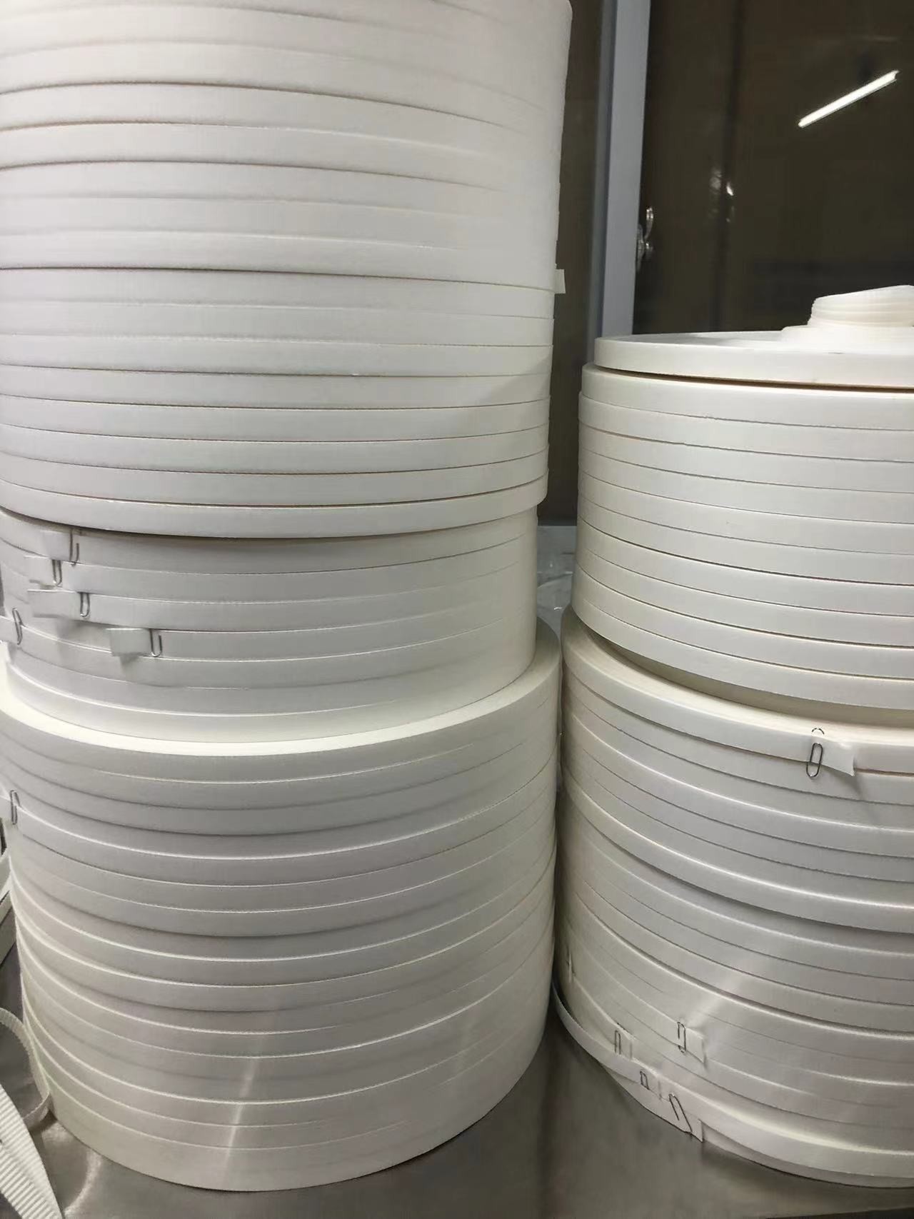 Custom Diameter Wooden Paddle Moisture and Filter Paper with Superior Filtration Efficiency