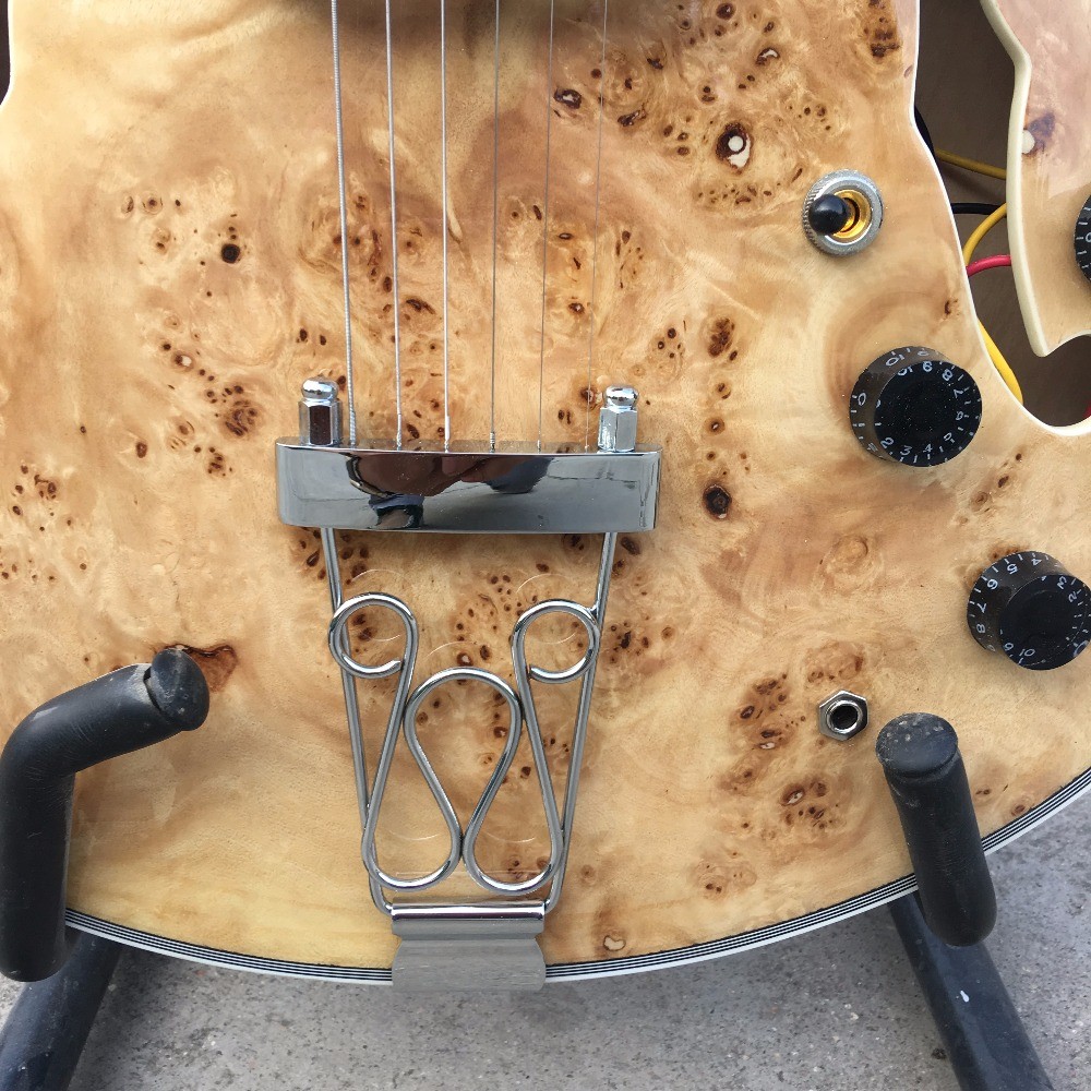 L5 Electric Jazz Guitars in Natural