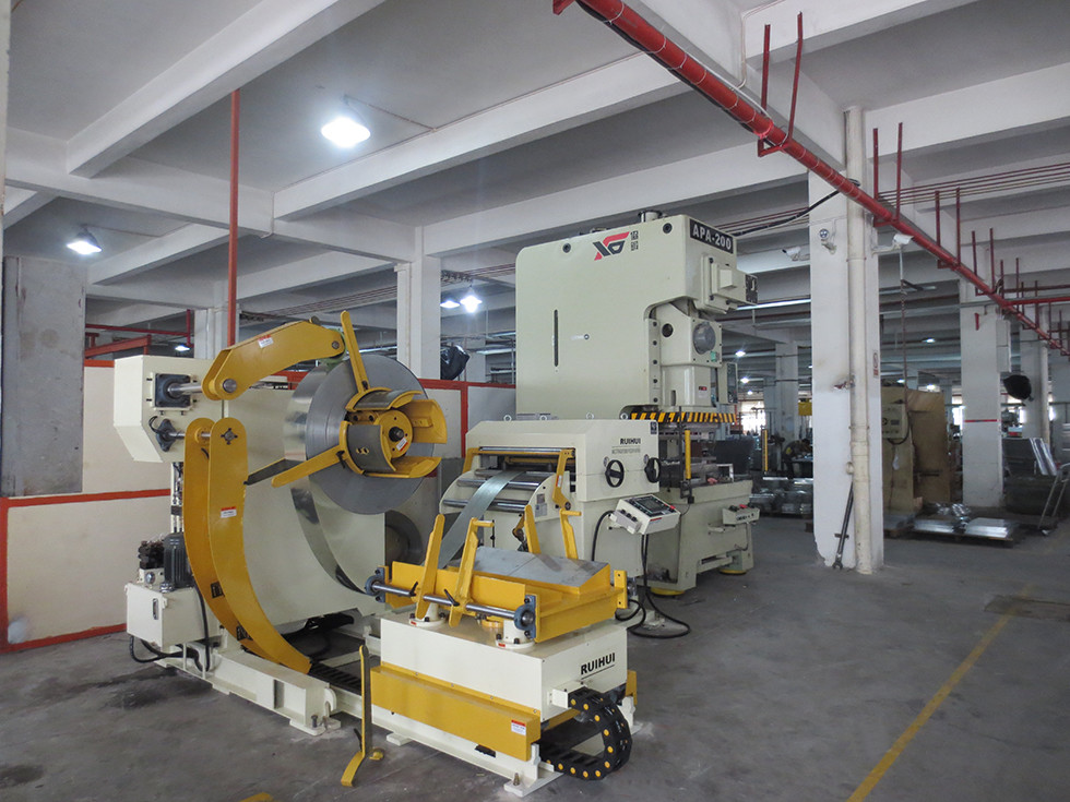 3 in 1 Servo Metal Sheet Straightening Feeder Automatic Metal Stamping Machine