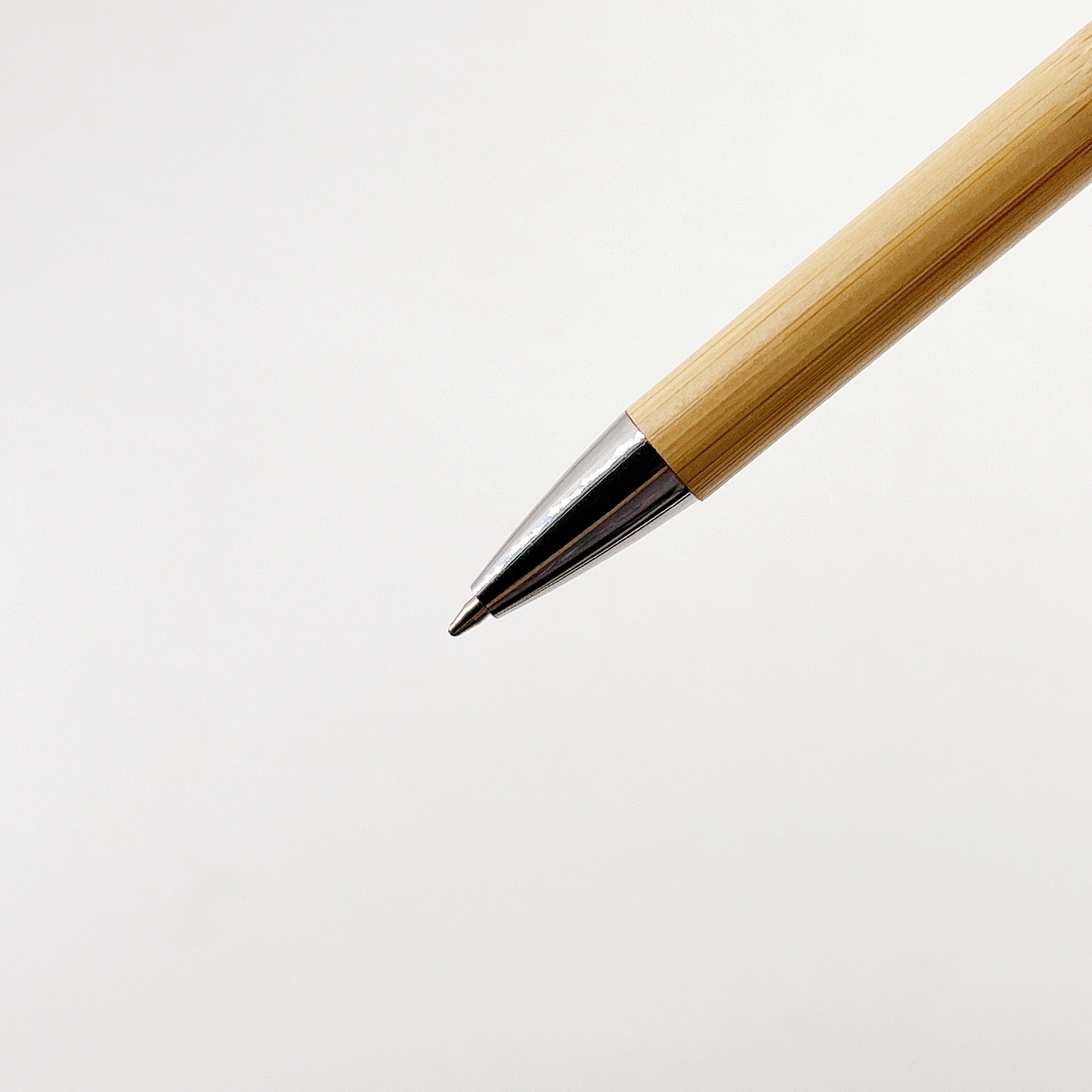 Creative Promotional Bamboo Wood Pen 1.0mm Environmently Retractable Ballpoint Pen