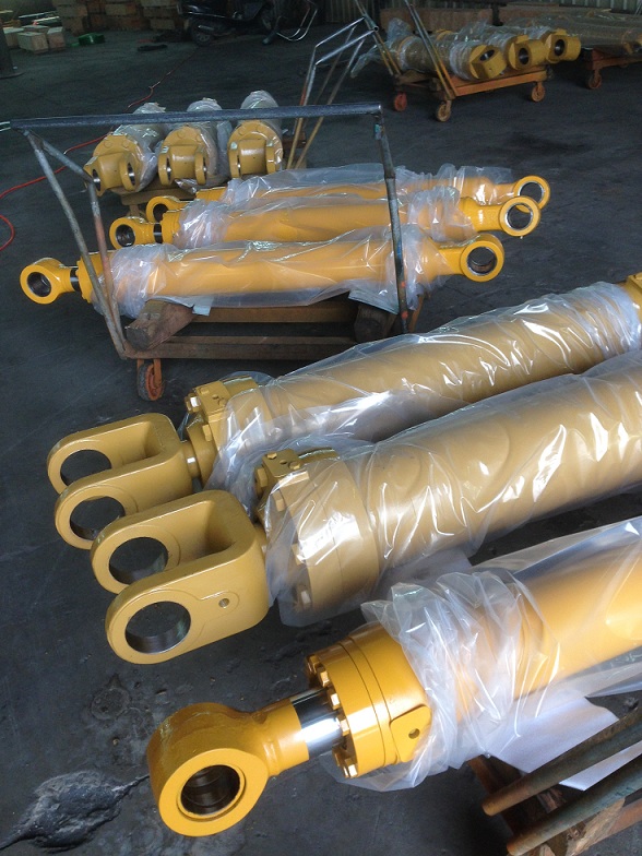 707-01-0H081 komatsu pc400-7 arm stick hydraulic cylinder