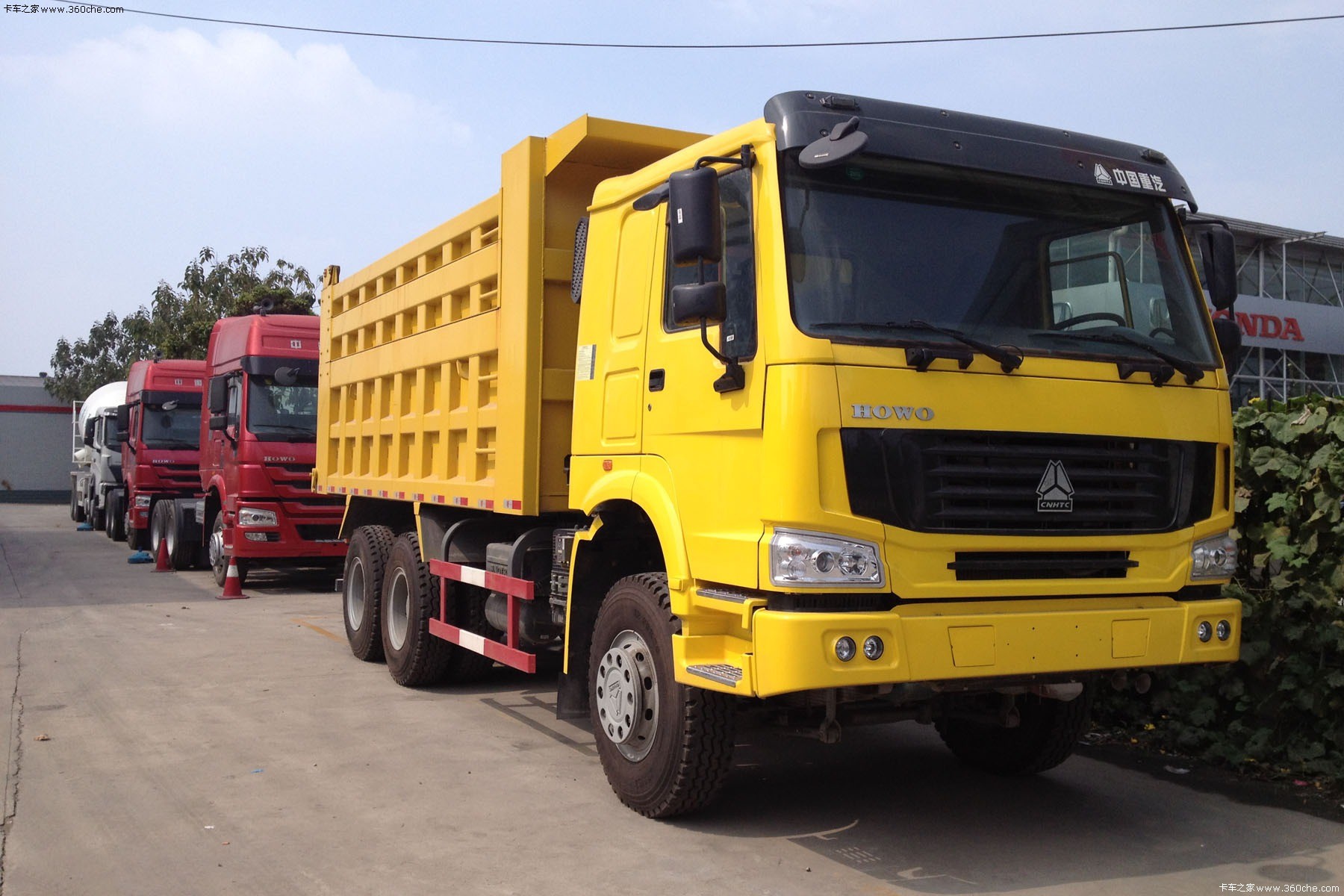 Euro II 20M3 Heavy Duty Dump Truck 6x4 10 Tire Sinotruk Howo7 Yellow Color
