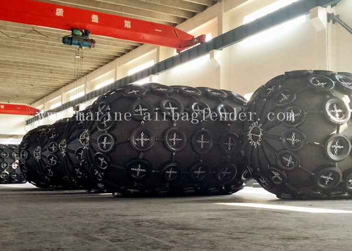 Versatile Yokohama Pneumatic Fenders For Various Marine Environments