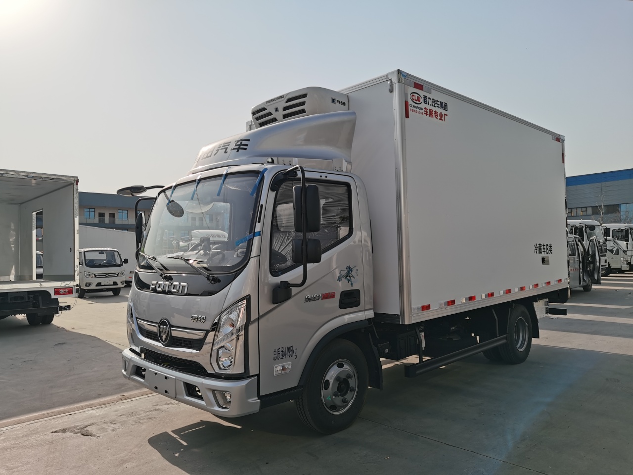 Fish Refrigerator Trucks 4 Cylinders Diesel Reefer Box Truck