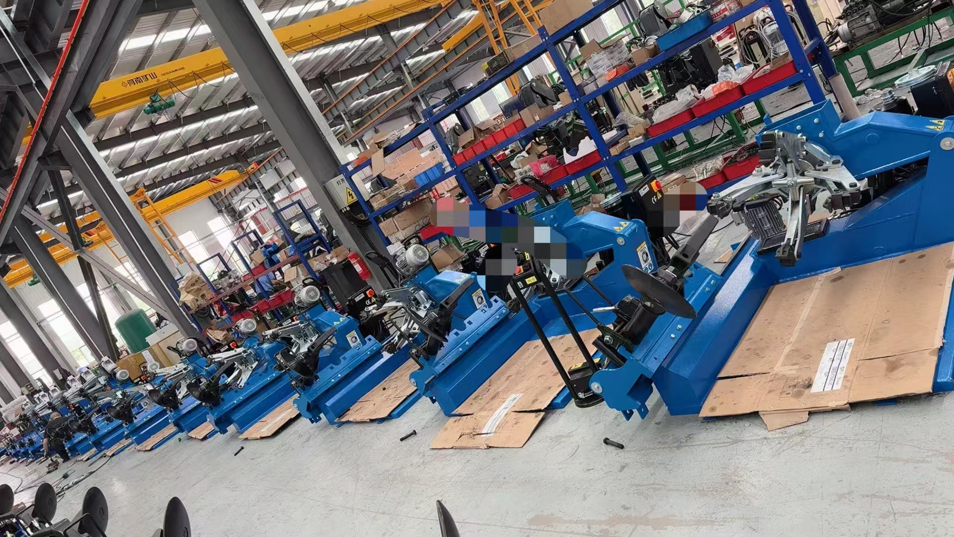 Workshop Grade Truck Tire Changer For Secure Lifting And Clamping Of Tires