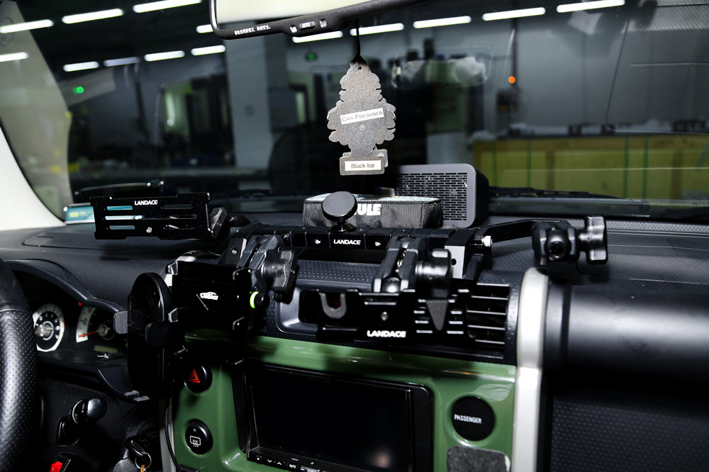 Dashboard Mount Bracket for Toyota FJ Cruiser Perfect for Mounting Phone GPS or Camera