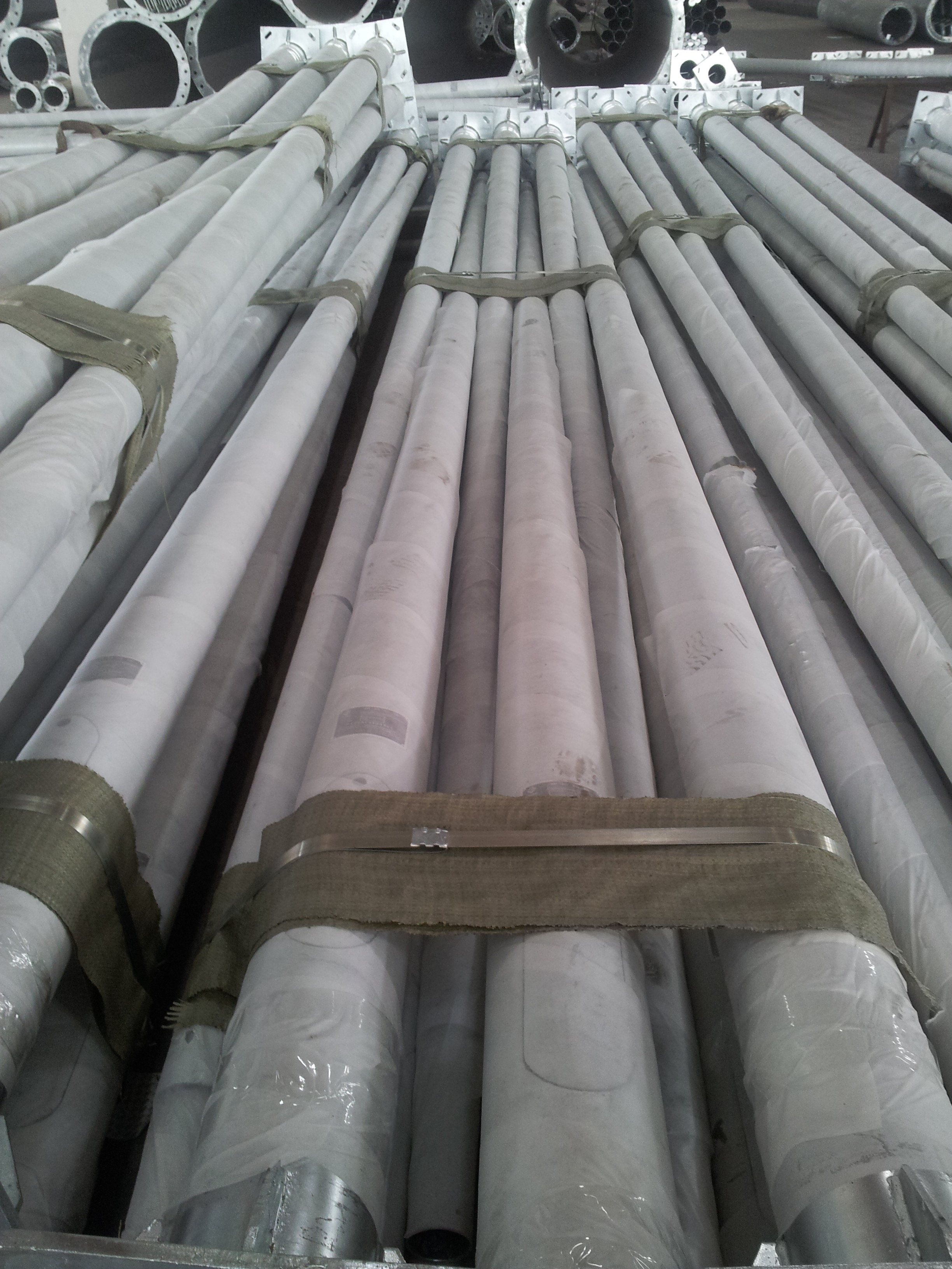 Hot Dip Galvanized Conical Tapered Steel Electric Pole With Climbing Ladder