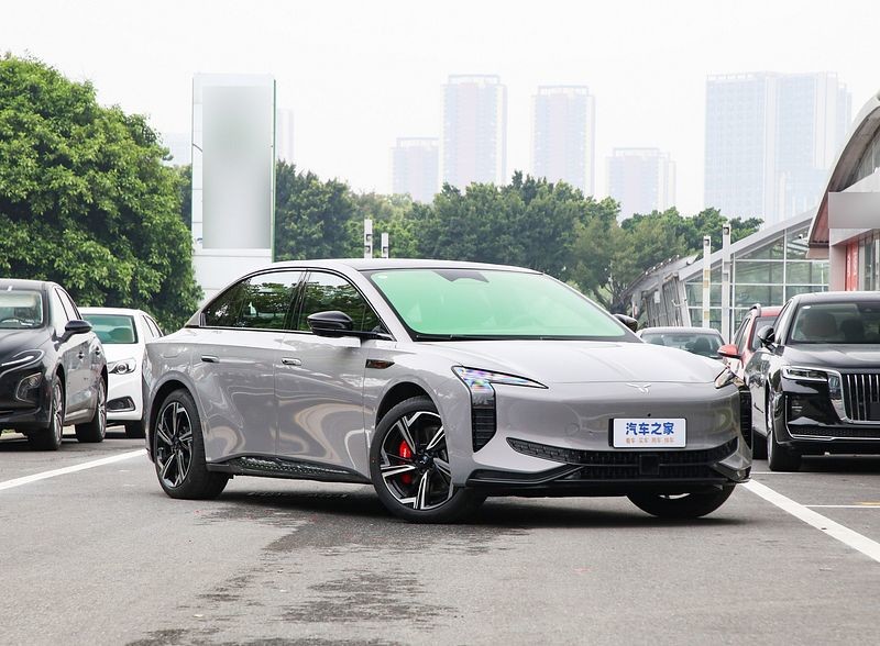 Pure Electric Vehicle China Famous Brand Hongqi EH7 2024 600km Pro With 600km Long Range And 4doors/5seats Sedan