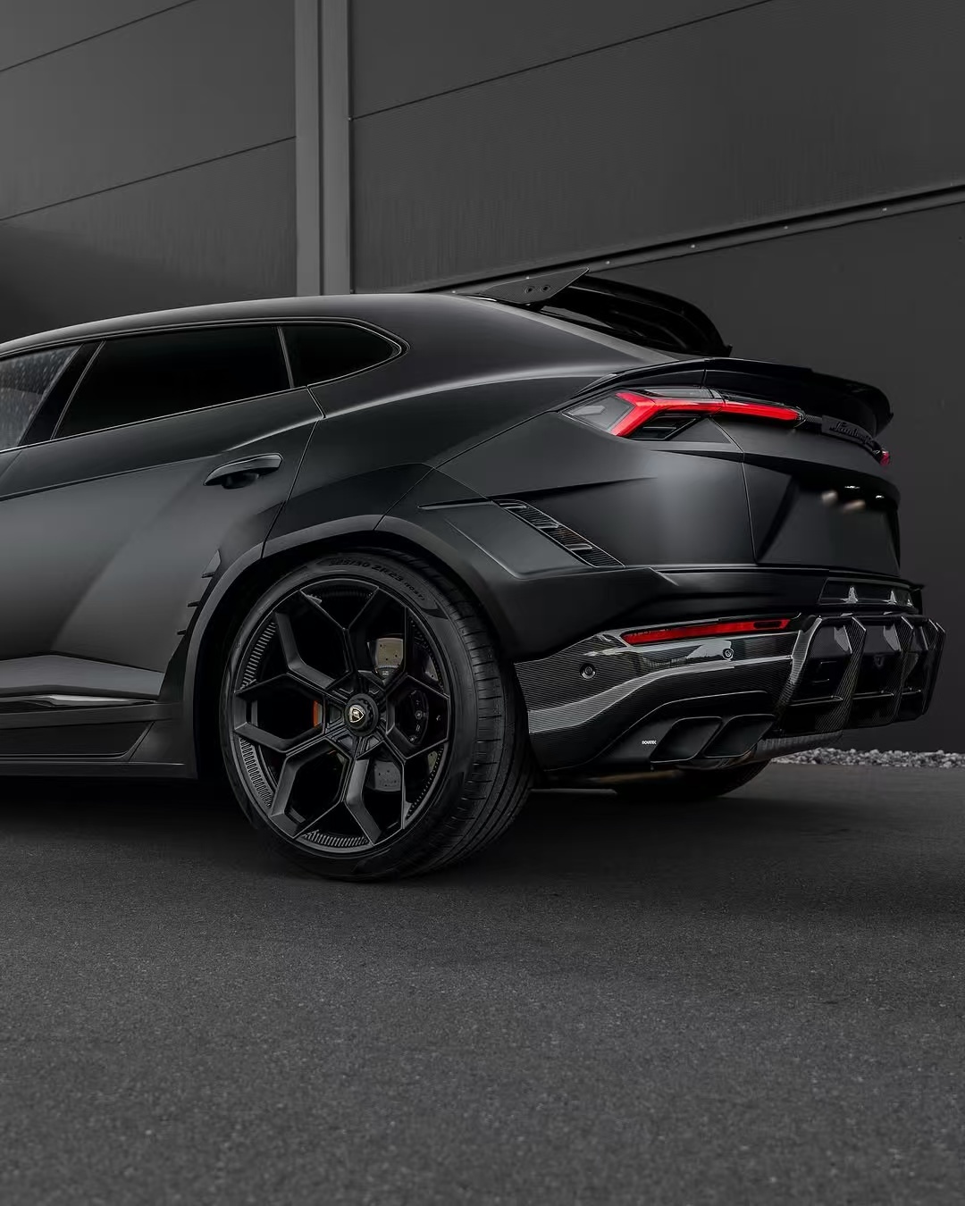 Lamborghini URUS Carbon Body Kit NT Style Front Lip Diffuser Spoiler Custom Wide Body Kits