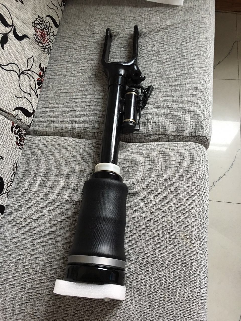 Front Air Suspension Shock Absorber , Mercedes W164 Shocks And Struts A164 320 22 13