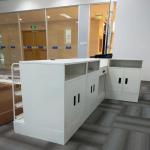 Eco Friendly Supermarket Checkout Counter 2 Meter Cashier Counter