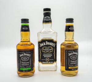 Quality Nontransparent Personalized Dishwasher Safe Labels Whisky Beer Bottle Label Stickers wholesale
