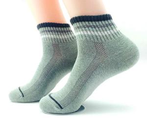 Quality custom logo, design Men Cotton White Crew Socks wholesale