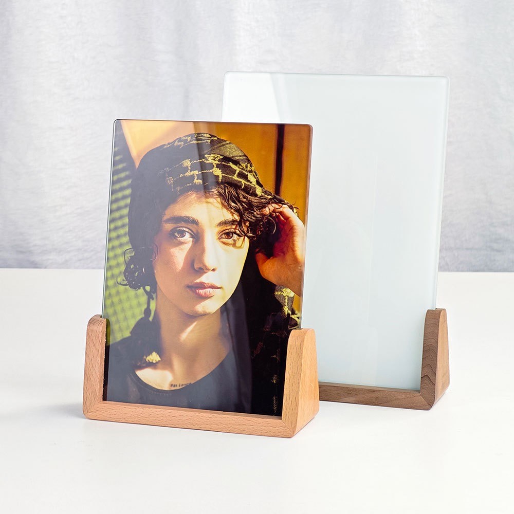 Durable Tabletop Sublimation Glass Photo Frame With Wooden U Shaped Base