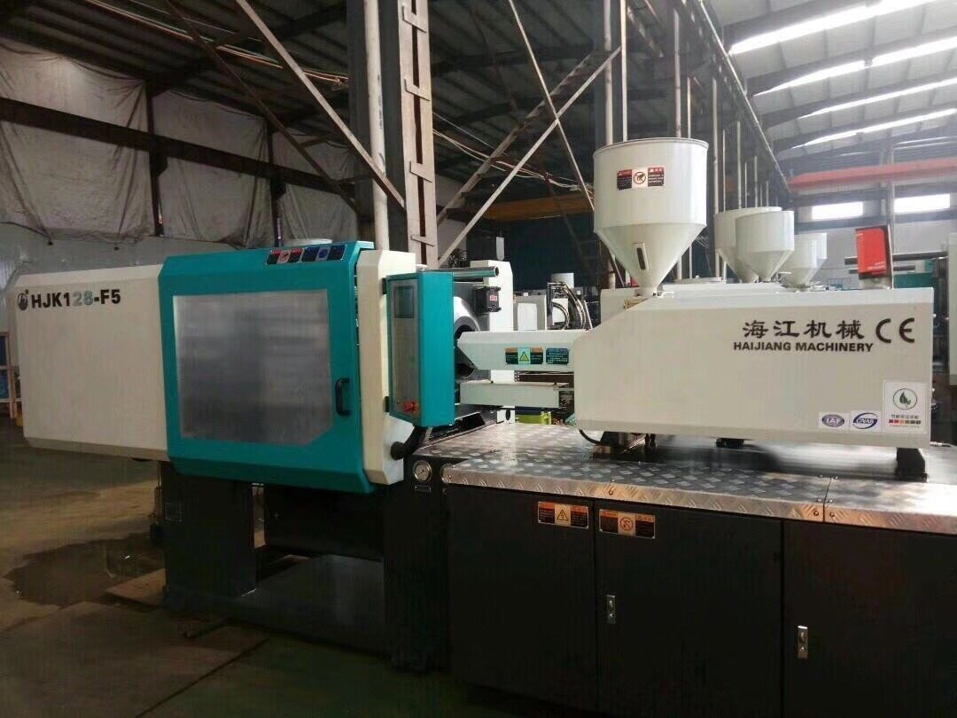 Energy Efficiency Plastic Injection Molding Machine High Control Precision With Low Noise