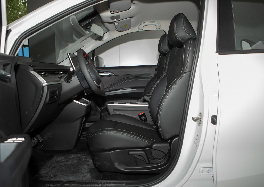 New Suv Car Electric Vehicles Electric Vehicle High Speed Nezha V 2022 Chao 300 Lite lithium iron phosphate