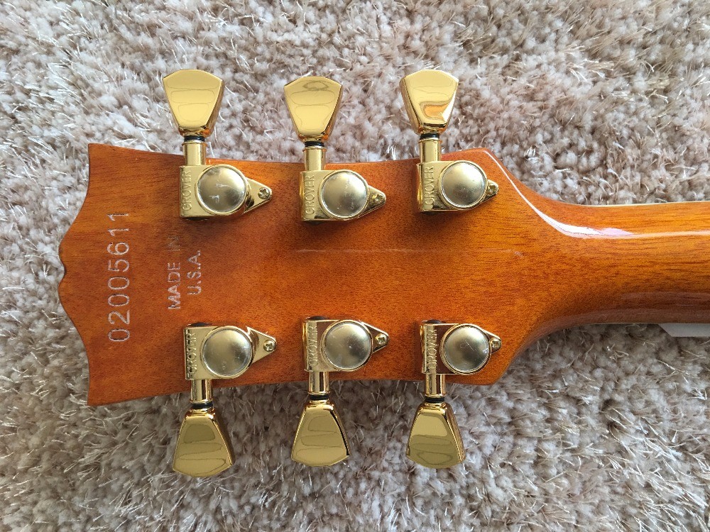 LP custom guitar tobacco sunburst quilted maple body Back contour and neck joint contour Ebony fingerboard custom guitar