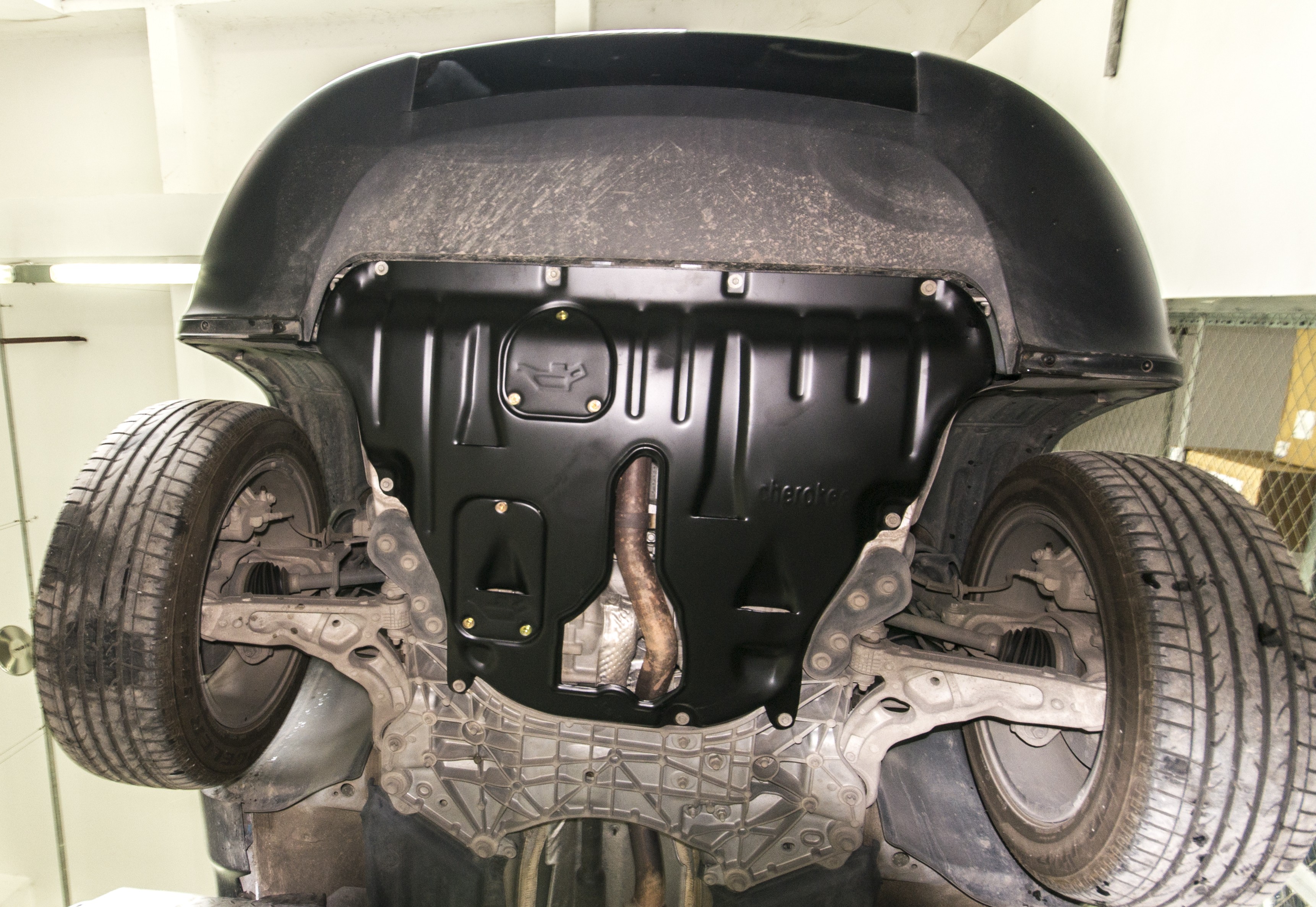 Year 2015-2016 Jeep Cherokee Skid Plate Engine Guard Transmission Protection Armour