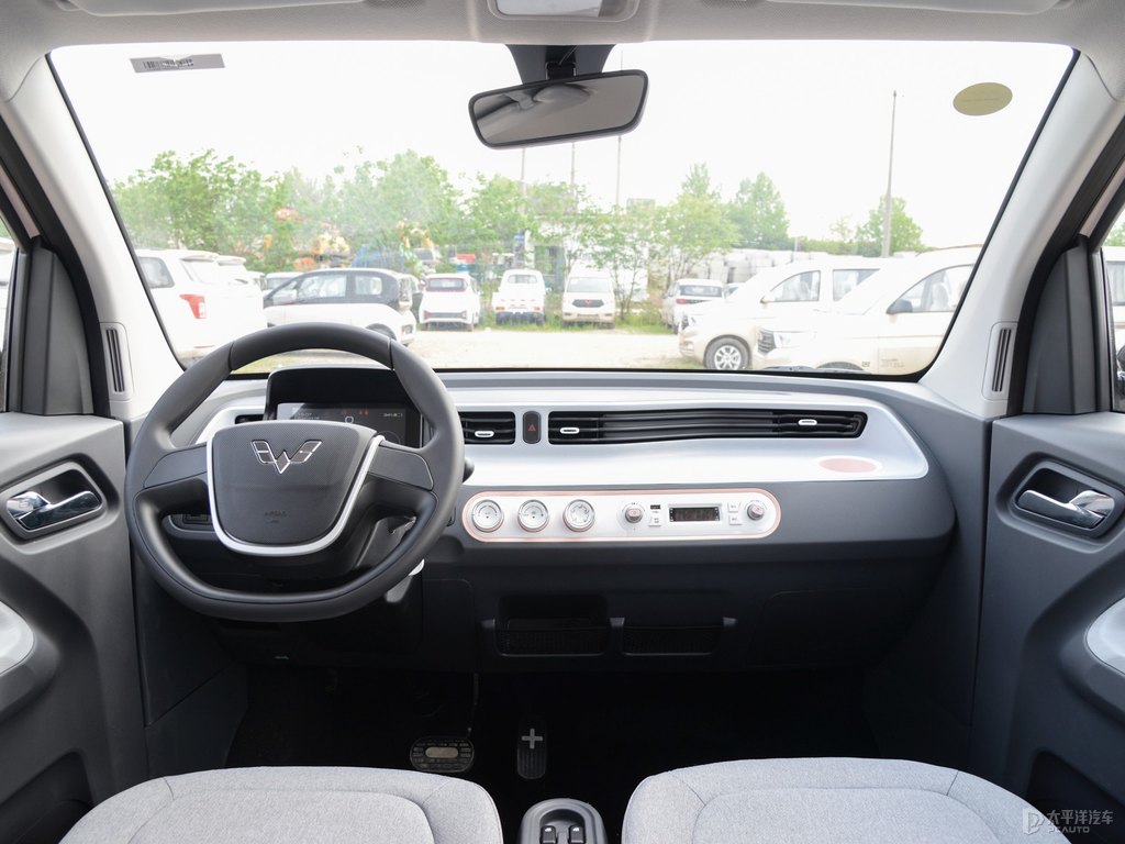 new car products cheap high configuration Hongguang MINIEV2022 Macaron Fashion 120KM ternary lithium