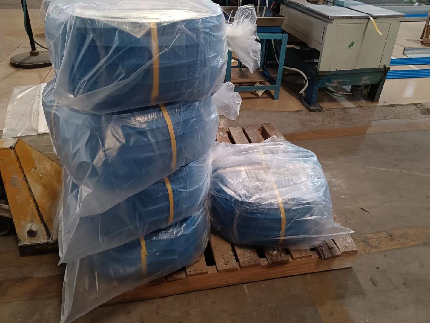 Format Bubble PVC Waterstop Belt for Concrete Construction 230mm Width 4mm Thickness Blue