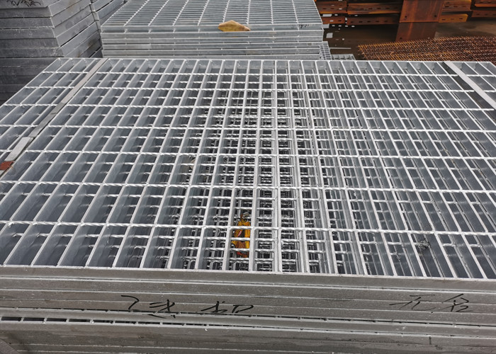 Hot Dip Galvanized Stainless Steel Grating 8mm Thick Serrated